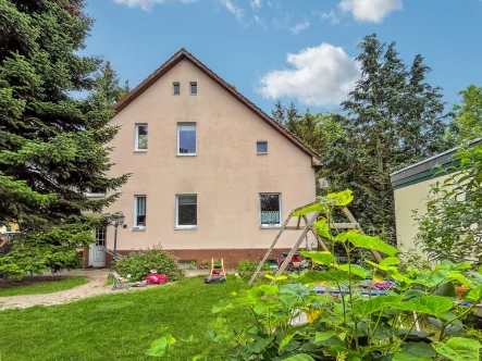 Hausansicht - Haus kaufen in Altlandsberg - Großes Haus für zwei Familien mit 6 Zimmern in Altlandsberg/ OT Bruchmühle