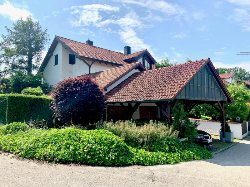 Ansicht - Haus kaufen in Egglkofen - Exklusives Einfamilienhaus in sehr guter Lage von Egglkofen