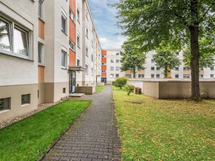 Titelbild - Wohnung kaufen in Dortmund - Schöne 3-Zimmer-Eigentumswohnung mit Balkon in gepflegter Lage von Dortmund- Scharnhorst
