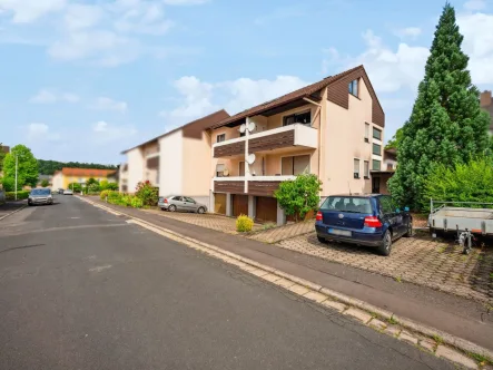 Außen - Wohnung kaufen in Marktheidenfeld - 4-Zimmer Maisonette-Wohnung mit Garage und Balkon in zentraler Lage von Marktheidenfeld