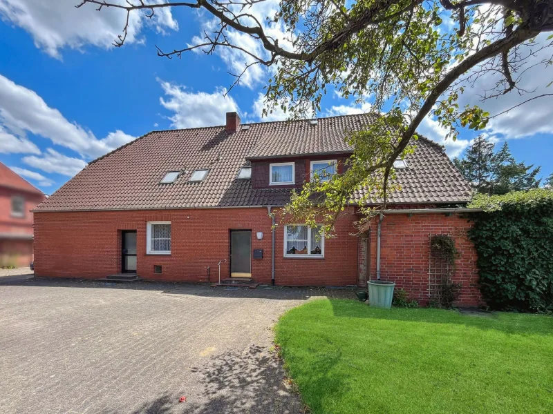 Hofansicht - Haus kaufen in Scharnebeck - Wohnen und Arbeiten mit viel Platz im Herzen von Scharnebeck bei Lüneburg