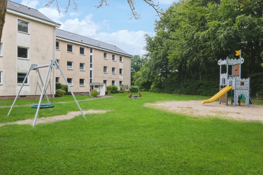 Spielplatz vor dem Haus