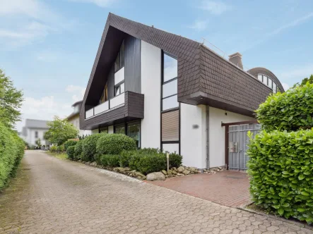 Außenansicht - Haus kaufen in Paderborn - Freistehendes Architektenhaus mit gehobener Ausstattung in Paderborn Kernstadt