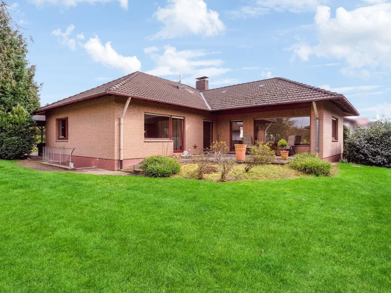 Titelbild - Haus kaufen in Bad Salzuflen - Bungalow mit schöner Raumaufteilung in guter von Lage Bad Salzuflen