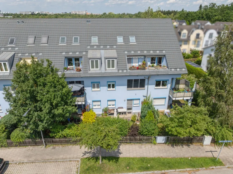 Objekt Luftaufnahme - Haus kaufen in München - Aufgeteiltes Mehrfamilienhaus in ruhiger Lage in München-Waldperlach