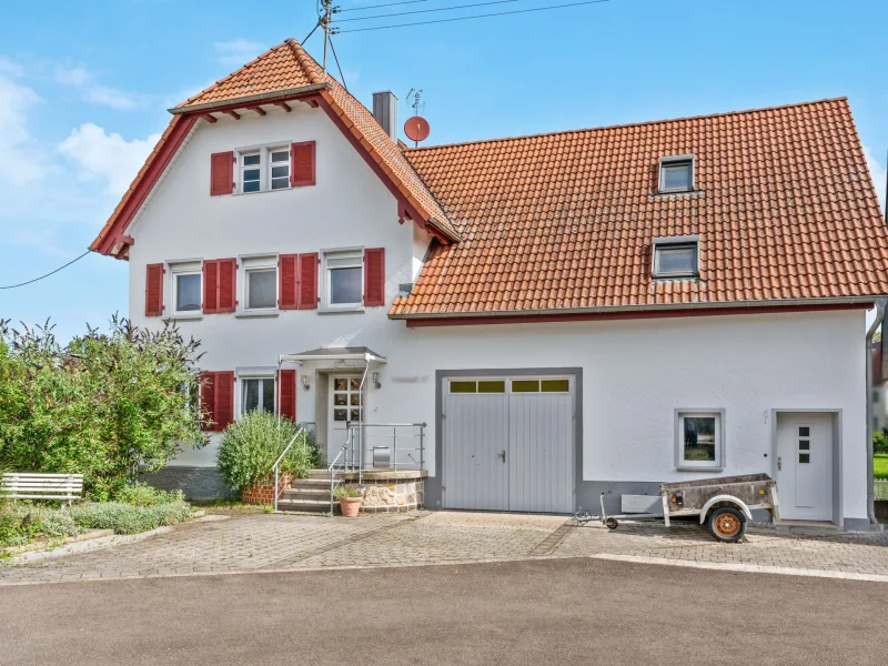 Hauptbild - Haus kaufen in Heiligkreuztal - Großzügiges Einfamilienhaus mit Potential in malerischer Umgebung von Heiligkreuztal