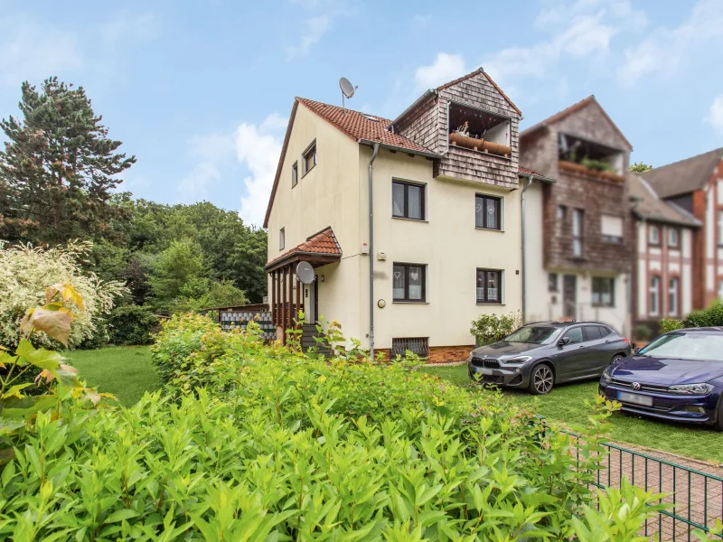 Hausansicht - Haus kaufen in Herne - Zweifamilienhaus mit viel Potential zur Alleinnutzung oder 2-Generationshaus in Herne-Crange!