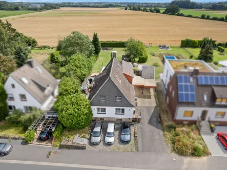 Frontansicht - Haus kaufen in Kamen - Geräumiges Zweifamilienhaus in Kamen-Methler