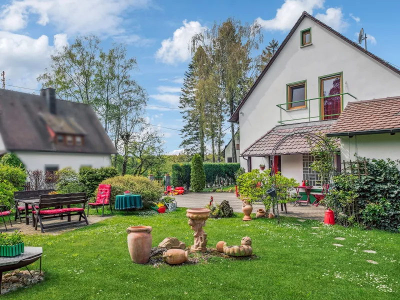 Gartenansicht - Haus kaufen in Betzenstein - Charmantes Haus mit ca. 98m² Wohnfläche und wunderschönem Garten in Leupoldstein