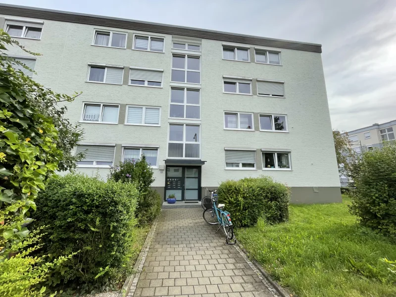 Ansicht - Wohnung kaufen in Straubing - Lichtdurchflutete 2-Zimmer-Wohnung im Hochparterre mit Balkon und Kellerabteil