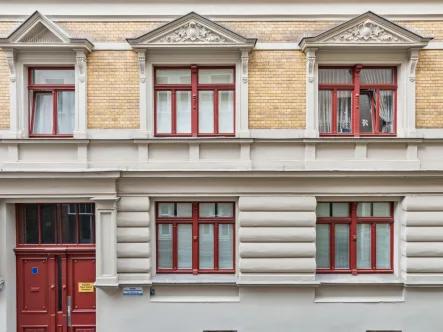 Titelbild - Wohnung kaufen in Halle - Gemütliche 2-Zimmer-Eigentumswohnung mit Balkon im Herzen von Halle