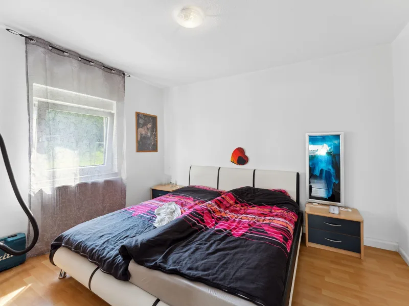 Schlafzimmer 1