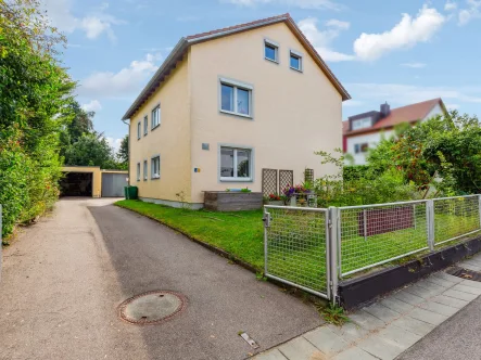 Ansicht - Haus kaufen in Regensburg - Vermietetes, gepflegtes Mehrfamilienhaus in sehr guter Lage von Regensburg