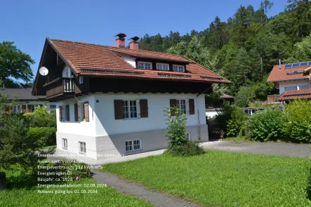 Althaus - Grundstück kaufen in Garmisch-Partenkirchen - Partenkirchen: Sonniges Grundstück in ruhiger Bestlage mit Altbestand