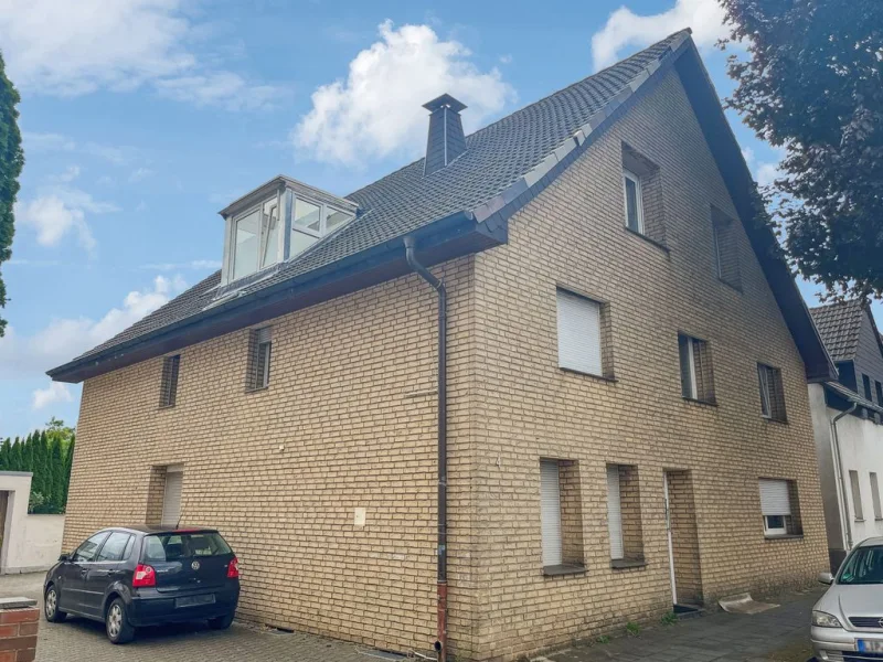 Außenansicht - Haus kaufen in Bad Salzuflen - Solide und derzeit vollvermietet: Dreifamilienhaus in Schötmar