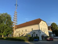 Maibaum und Wirtshaus