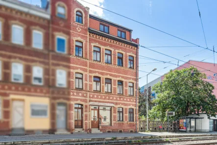 Titelbild - Haus kaufen in Erfurt - Kapitalanlage: Mehrfamilienhaus mit vielen Möglichkeiten in Erfurt