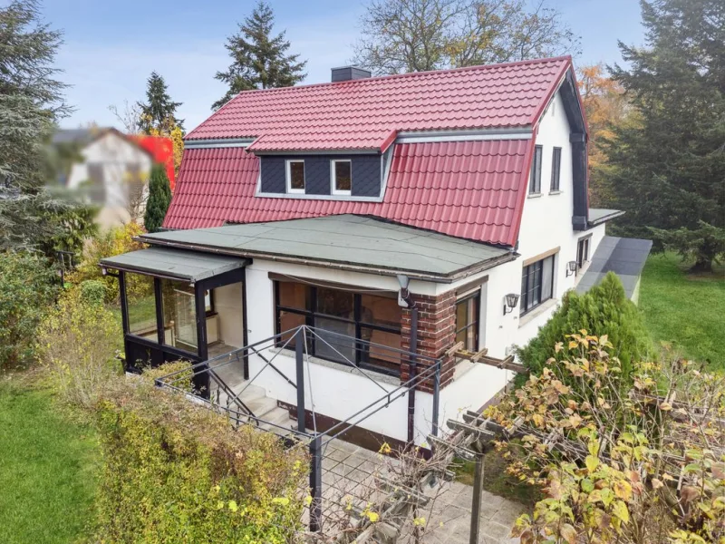 Titelbild - Haus kaufen in Oberkrämer - Bezugsfrei - Charmantes EFH mit Keller, Doppelcarport und großem Grundstück in Oberkrämer