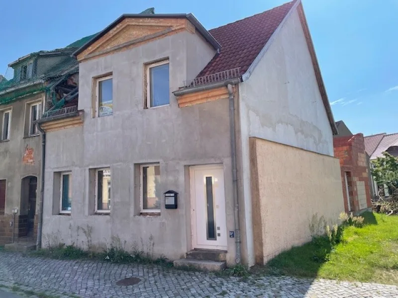 Frontansicht des Objektes - Haus kaufen in Calau - Stadthaus in zentraler Lage von Calau