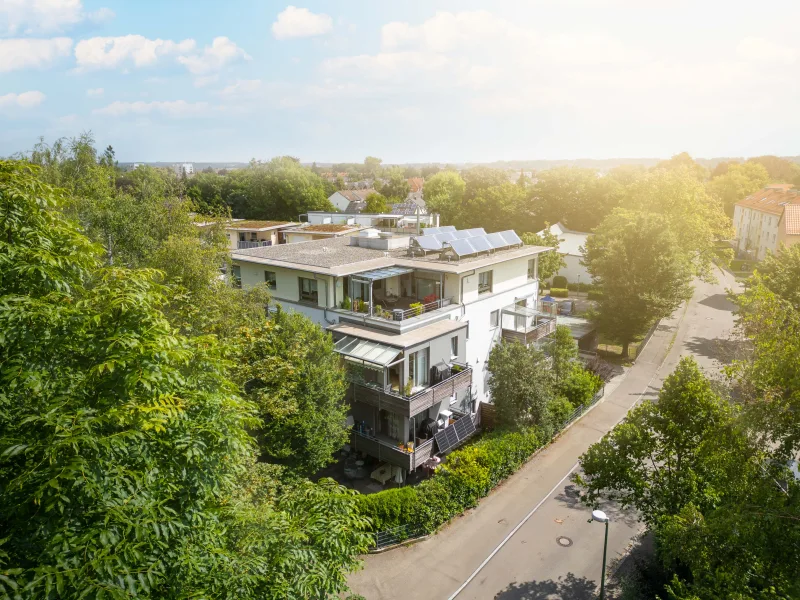 Hausansicht - Wohnung kaufen in Augsburg - Exklusives Penthouse mit 2 Terrassen inmitten grüner Baumspitzen direkt am Lech