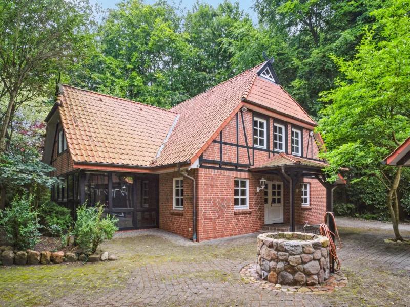 Hausansicht  - Haus kaufen in Garlstorf -  Großzügiges Anwesen am Rande der Lüneburger Heide