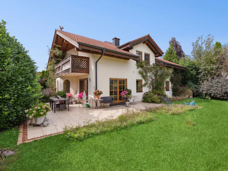 Ansicht - Haus kaufen in Tuntenhausen - Traumhafter Weit- und Bergblick: Schönes Einfamilienhaus in ruhiger Ortsrandlage in Hohenthann