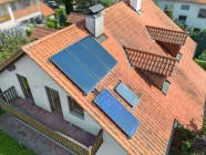 Balkon und Solarkollektoren