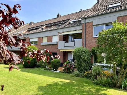 Rückansicht - Wohnung kaufen in Euskirchen - Wunderschöne Dachgeschosswohnung mit sonnigem Balkon in Euskirchen-Südstadt