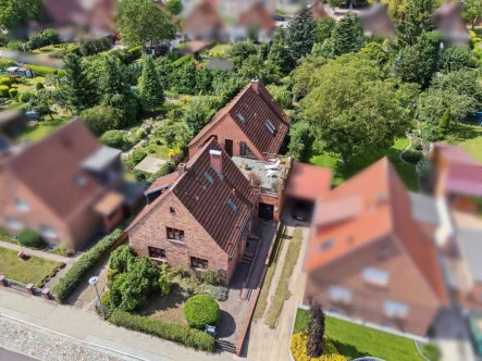 Hausansicht - Haus kaufen in Güstrow - Zwei Häuser auf tollem Grundstück in Güstrow