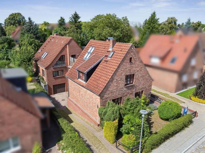 Frontansicht - Haus kaufen in Güstrow - Wohnen und Gewerbe in bester Lage von Güstrow