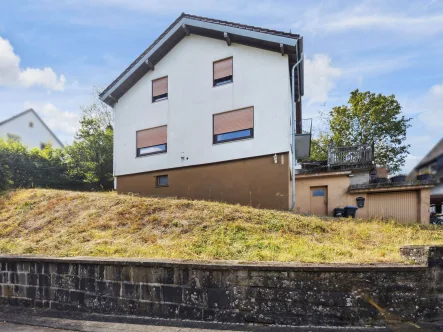 Titelbild - Haus kaufen in Jünkerath - Bezugsfreies Einfamilienhaus in Jünkerath