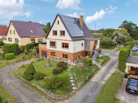 Luftaufnahme - Haus kaufen in Satow - Großes und schönes Einfamilienhaus  mit Photovoltaik-Anlagen in Satow