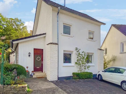 Eingang - Haus kaufen in Gummersbach - Direkt einziehen - fußläufig zur Aggertalspeere - Einfamilienhaus in Gummersbach-Dümmlinghausen