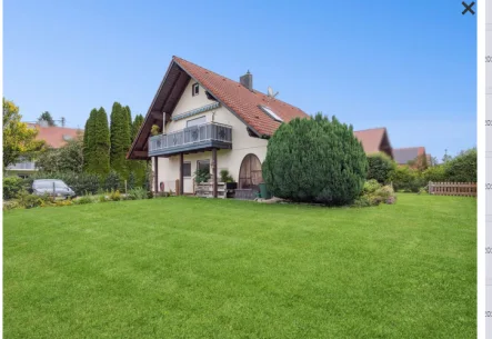 Grundstücksansicht - Haus kaufen in Pleß - Zweifamilienhaus in ruhiger Lage mit großem Garten - zeitnah bezugsbereit