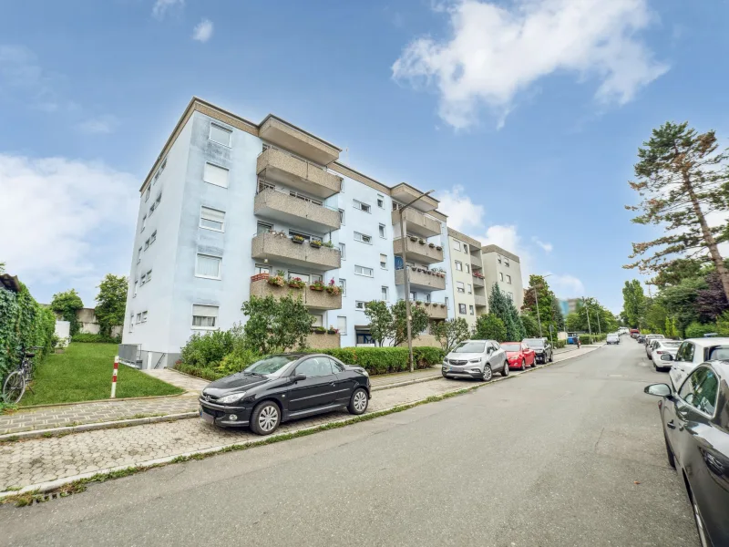 Titelbild - Wohnung kaufen in Fürth - Geräumige 3-Zimmer-Wohnung in begehrten Stadtteil Fürth - Dambach 