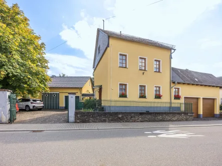 Wohlfühloase in Werlau - Haus kaufen in Sankt Goar - Einzigartige Wohlfühloase mit großer Scheune und idyllischem Garten in Werlau 