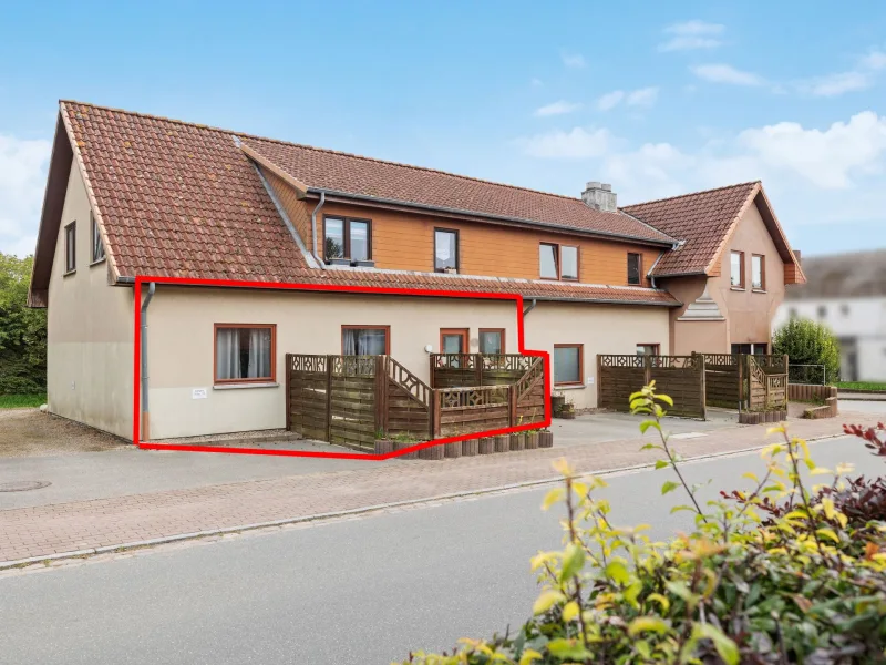 Titelbild - Wohnung kaufen in Dörphof - Kapitalanlage mit Stil – Erdgeschosswohnung im sanierten Altbau