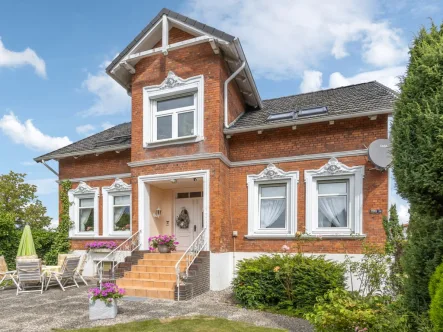 Haupthaus  - Haus kaufen in Hamburg - Historisches Herrenhaus mit Charme und Potenzial in ruhiger Lage