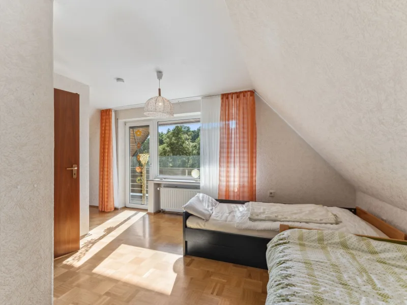 Zimmer mit Balkon DG