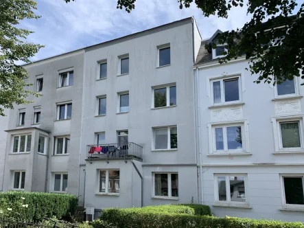 Hausansicht 1 - Haus kaufen in Lübeck - Vermietetes Mehrfamilienhaus mit 4 Wohneinheiten in Lübeck St.-Jürgen