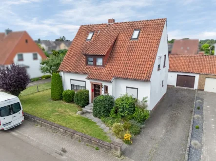 Titelbild - Haus kaufen in Weyhe - Traumhaftes Baugrundstück mit Altbestand in bevorzugter Lage von Kirchweyhe