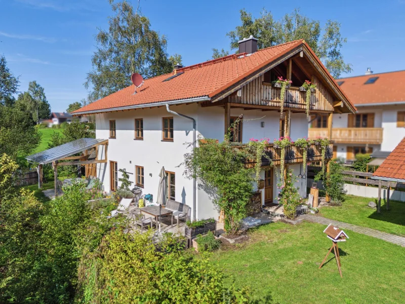 Großes Haus für Anspruchsvolle - Haus kaufen in Greiling - Großes, Niedrigenergiehaus hochwertig gebaut mit Solarthermie in Greiling