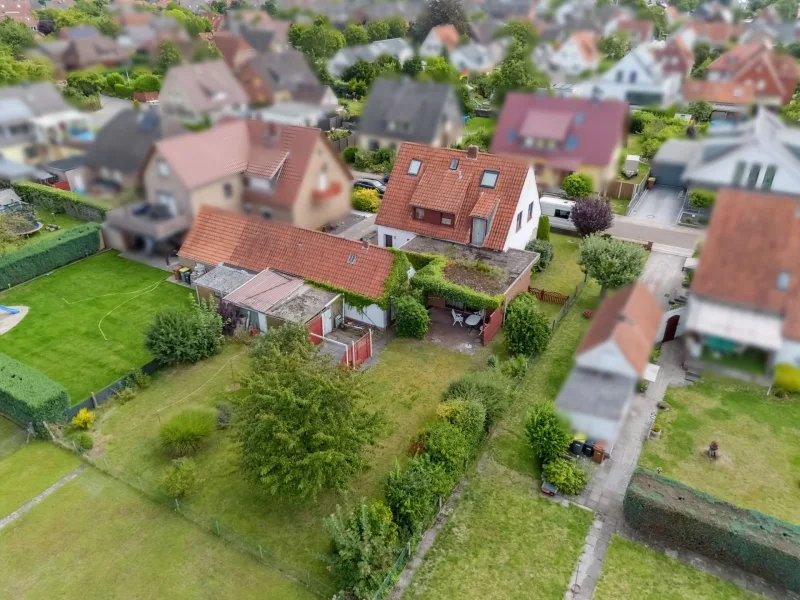 Titelbild - Grundstück kaufen in Weyhe - Traumhaftes Baugrundstück mit Altbestand in bevorzugter Lage von Kirchweyhe