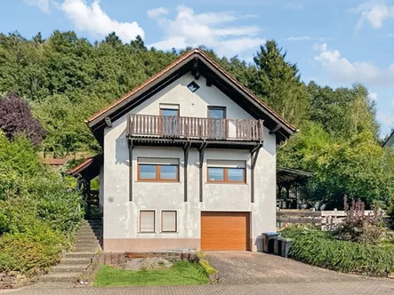 Hausansicht - Haus kaufen in Matzenbach - Hochwertig saniertes Haus in ruhiger Sackgassenlage von Matzenbach 