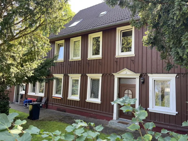 Frontansicht - Haus kaufen in Goslar - Dreifamilienhaus mit Denkmalschutz sucht Anleger und/oder Selbstnutzer in Goslar-Oker