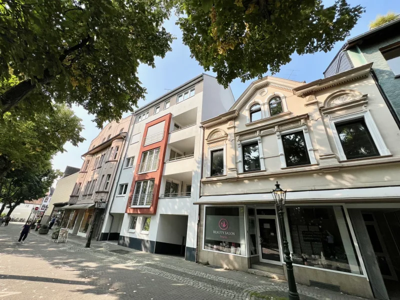 Titelbild - Wohnung kaufen in Düsseldorf - Penthouse - Wohnung mit großer Dachterrasse in Toplage von Düsseldorf-Benrath