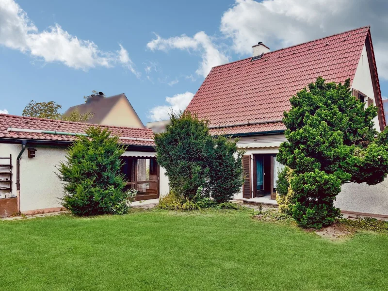 Titelbild - Haus kaufen in Altötting - Renovierungsbedürftiges Haus in begehrter Lage in Altötting