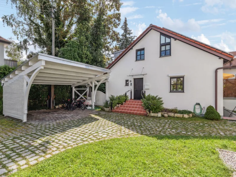 Haus mit Carport