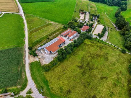 Over all - Haus kaufen in Reichertsheim - Großer Reiterhof in Alleinlage mit ca. 7,8 Hektar arrondiertem Land und Hubschrauber-Landeplatz