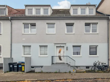 Titelbild - Haus kaufen in Bremen - Saniertes Mehrfamilienhaus mit sechs Einheiten in der Bremer Neustadt!